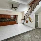 BÁN NHÀ HUYỀN KỲ, NGÕ THÔNG XE MÁY TRÁNH, NHÀ ĐẸP Ở NGAY, 39m2, NHỈNH 4.29 TỶ